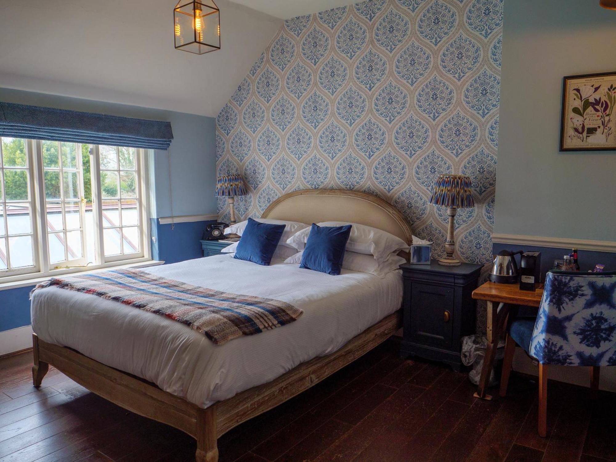 Hinds Head Hotell Aldermaston Eksteriør bilde