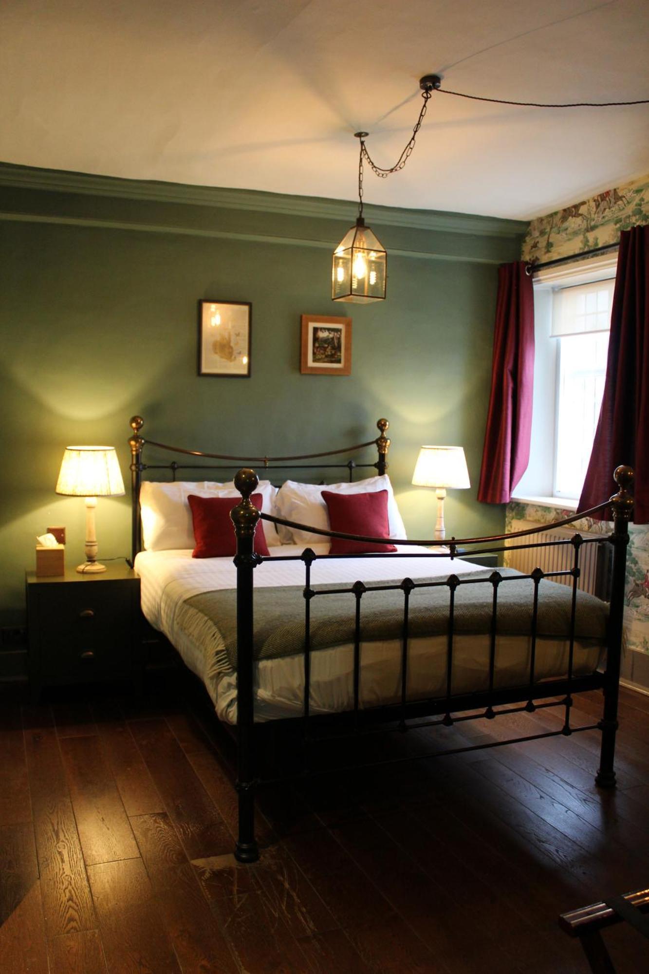 Hinds Head Hotell Aldermaston Eksteriør bilde