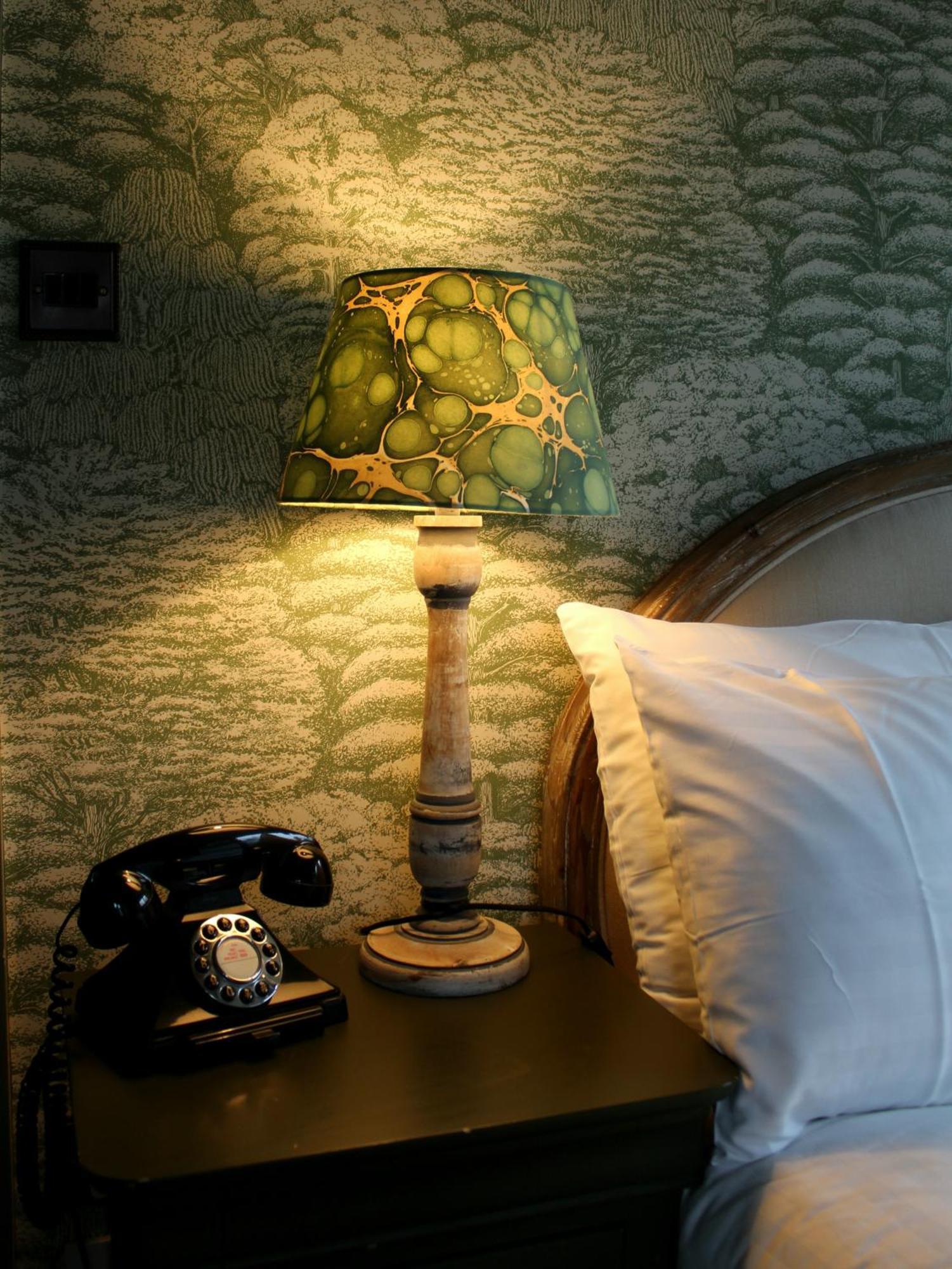 Hinds Head Hotell Aldermaston Eksteriør bilde
