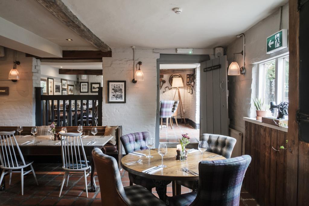 Hinds Head Hotell Aldermaston Eksteriør bilde