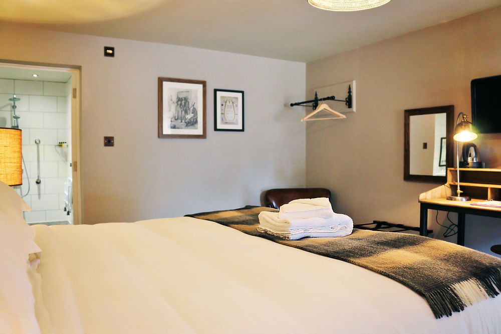 Hinds Head Hotell Aldermaston Eksteriør bilde