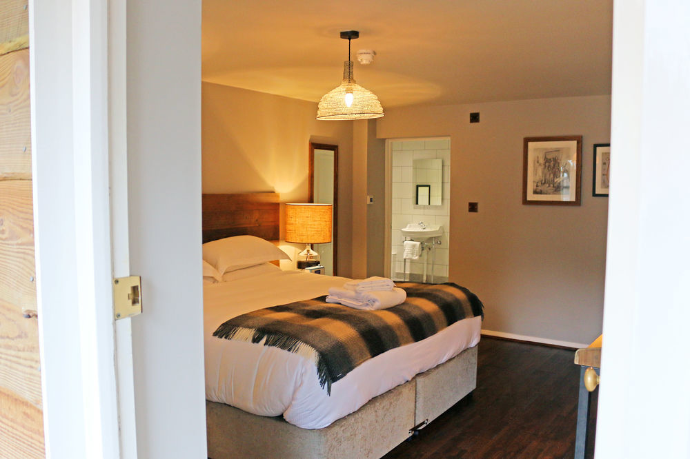 Hinds Head Hotell Aldermaston Eksteriør bilde